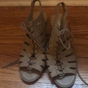 Women’s sandals